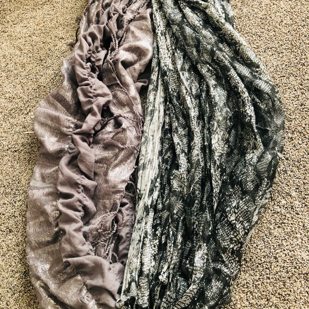Grey tone two pc scarf set